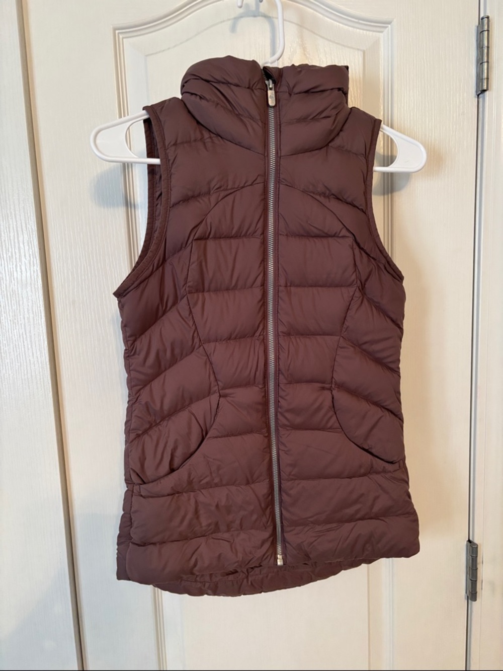 Lululemon Pack It Down Vest in Mauve Stone size 2 - Picture 3 of 11